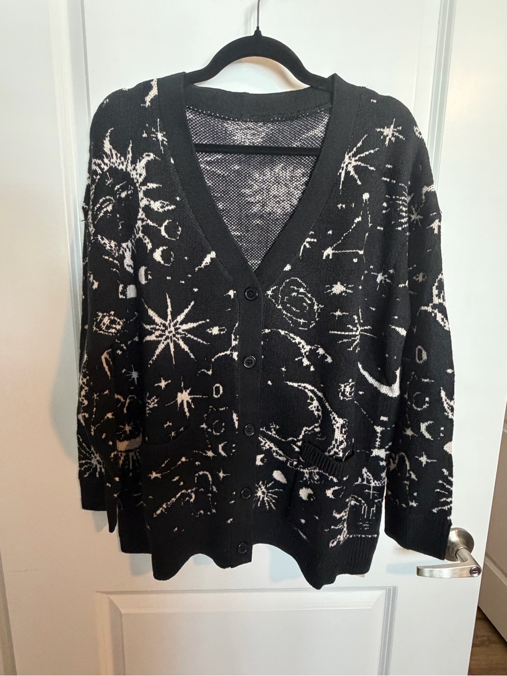 BloomChic Black and White Celestial V‑Neck Cardigan - 14-16 - NWT - Halloween